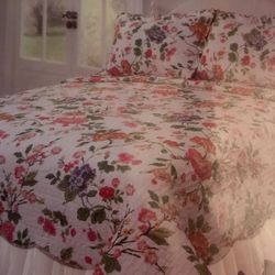 NWT Twin quilt set