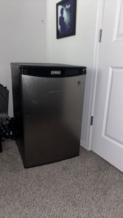 Mini fridge