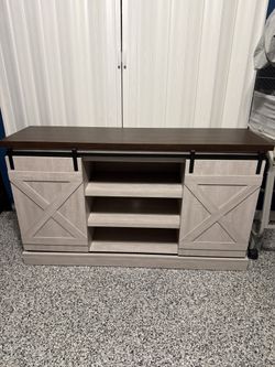 Lorraine Tv Stand 