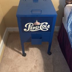 Old Pepsi-Cola icebox great for parties or get-togethers