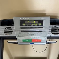 NordicTrack E 4400 Treadmill