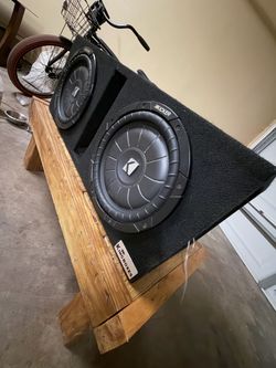 Dual Kicker Subwoofers in King Boxes Enclosure