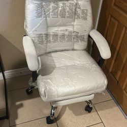 Office /game Chair White Reclines Footrest New