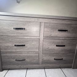 6 Drawer Wood Dresser