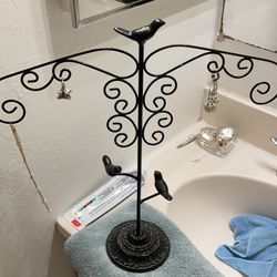 Jewelry holder