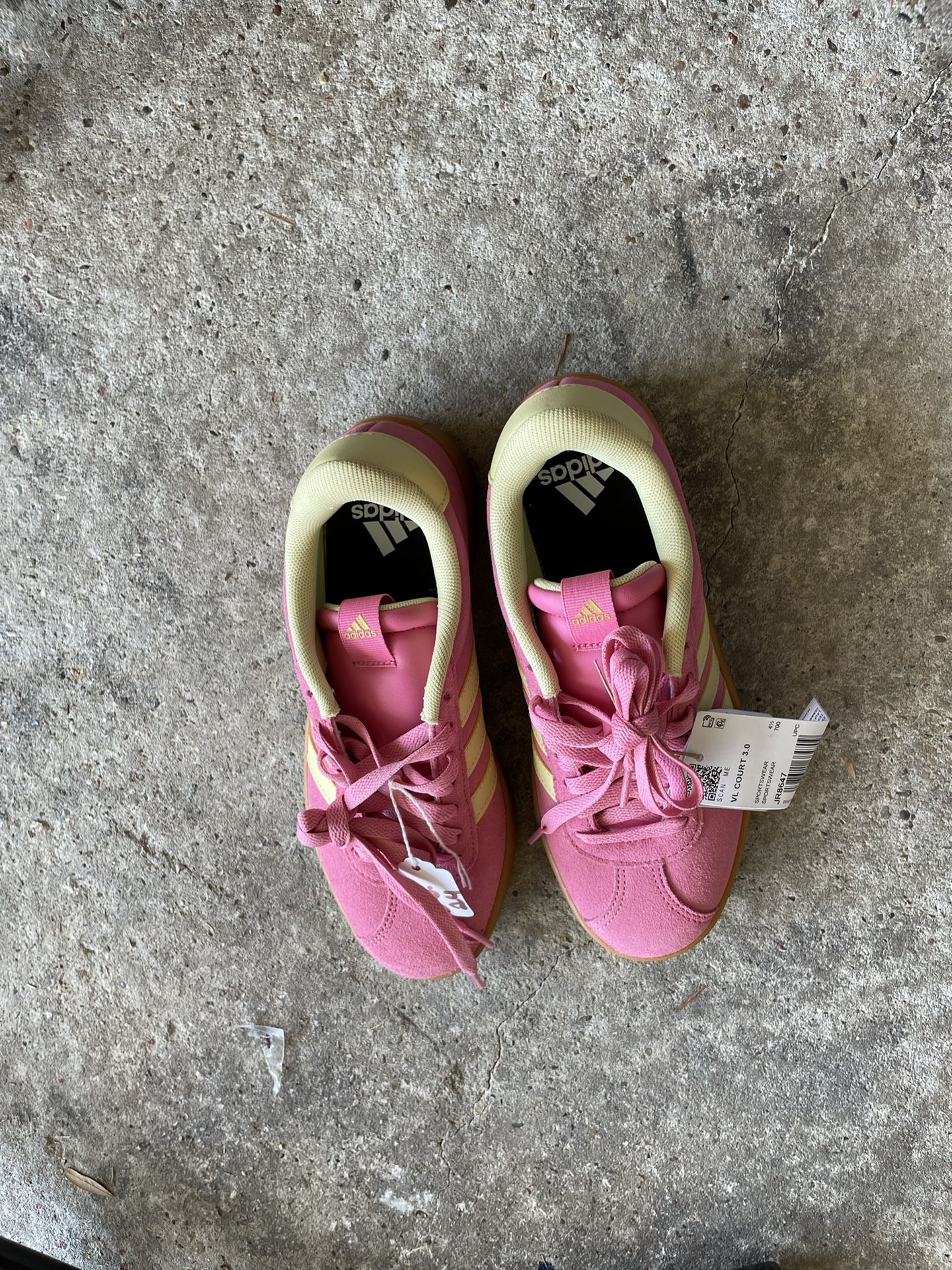 New Women Size 6 Adidas