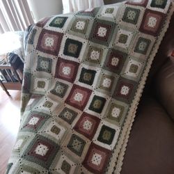 100% Crocheted 50x60 Beautiful Afghan Never Use