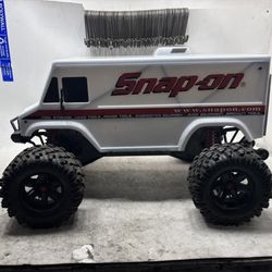 Traxxas Xmaxx 8s Snapped On Truck