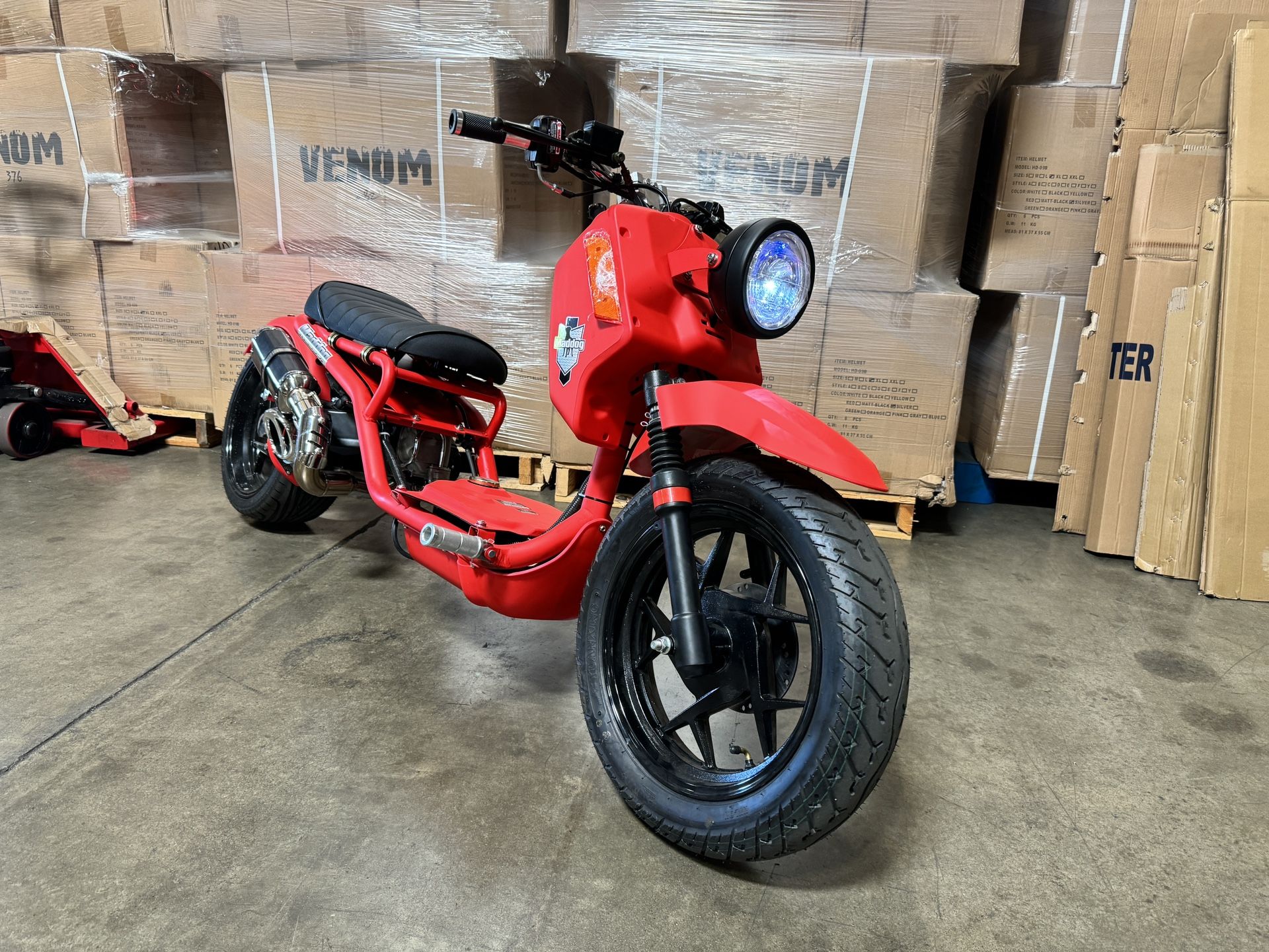 Maddog Scooters | 50cc And 150cc | Street Legal | Stretched Out Ruckus ...