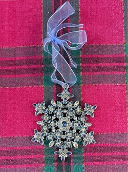 Princess House Holiday Blue Sapphire jewelry Silver Metal Snowflake.