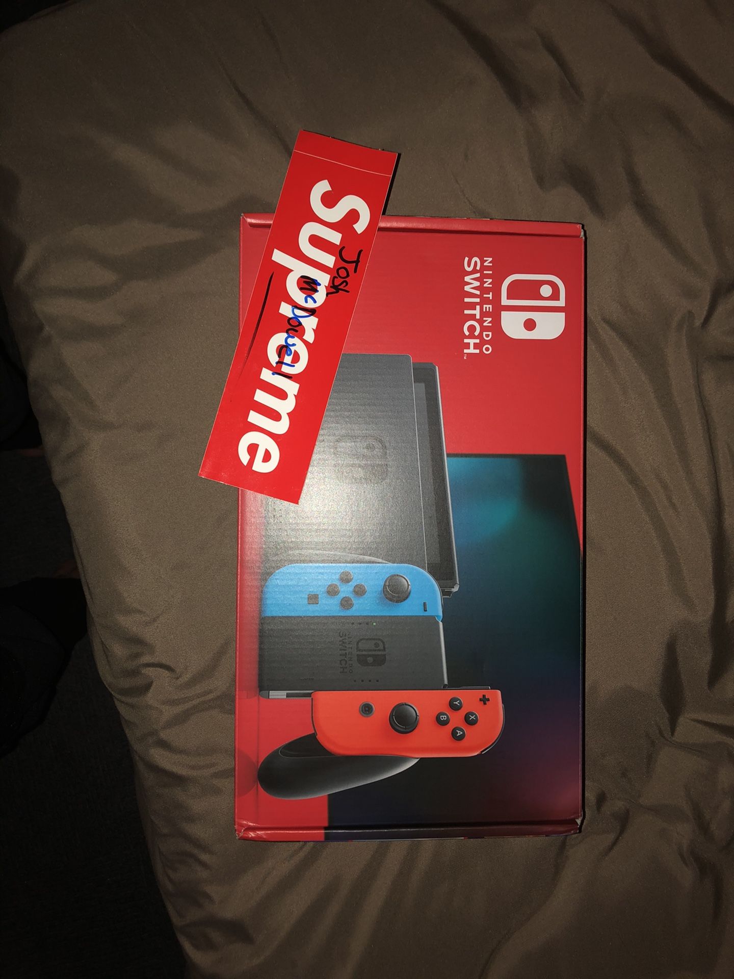 Nintendo switch blue an red joy con