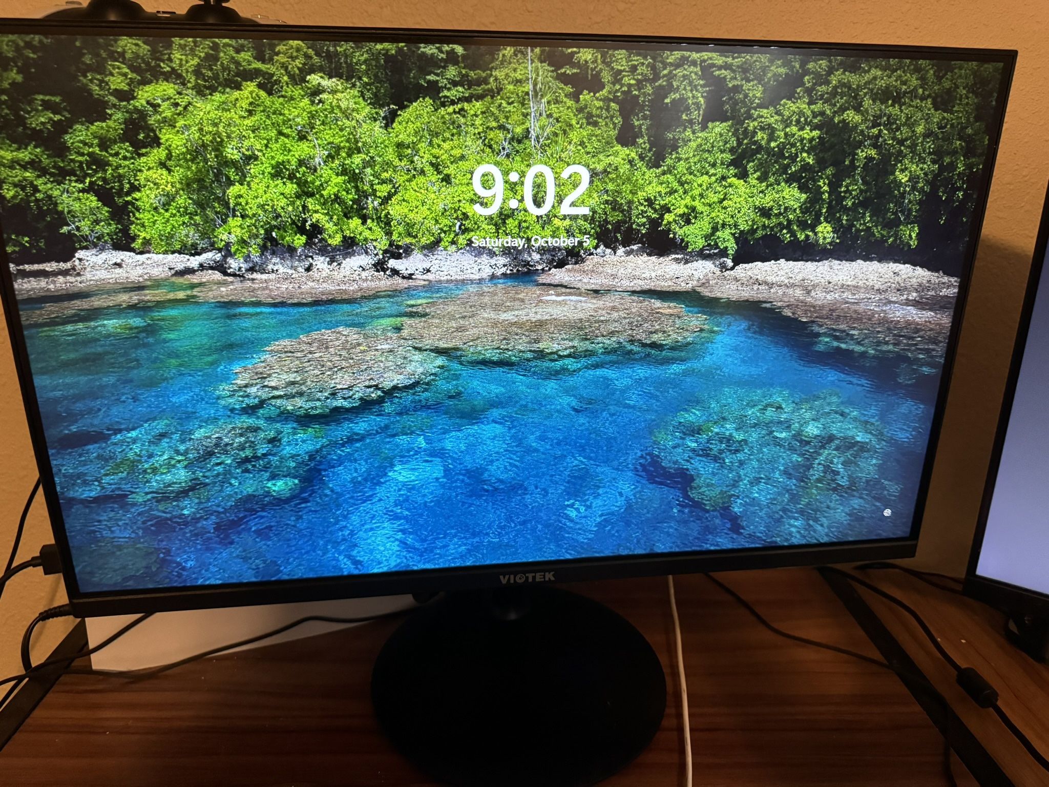 Viotek 32-inch FI32DB Monitor | 1440p | 75Hz | 10-bit Color