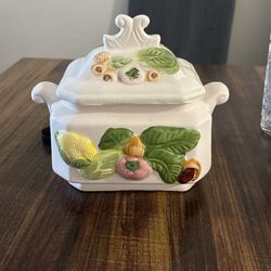Vintage ceramic soup tureen