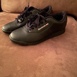 Women Reebok Shoes