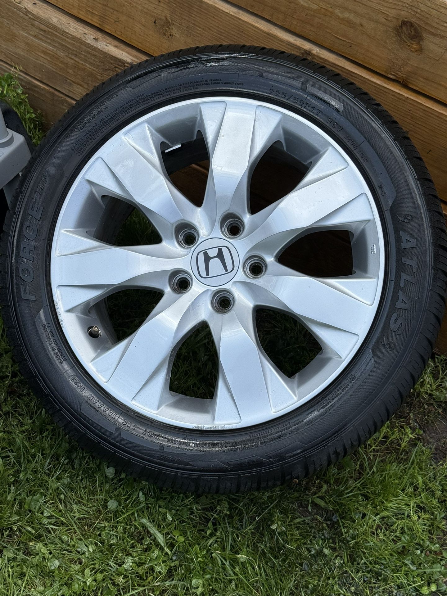 2009 Honda Accord Wheels