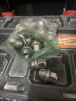 OEM lug nuts for f150 6 lug wheels. 2020 ford f150