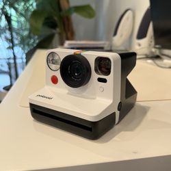Polaroid Instant Camera – As Is (No Cable)