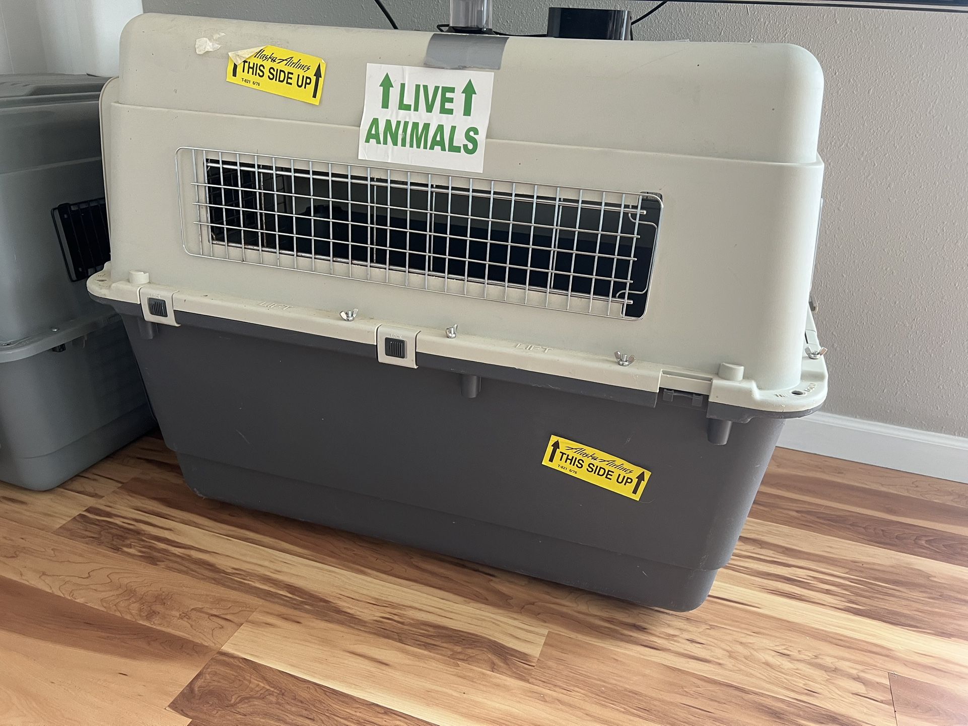 L/xl Travel Dog Crate