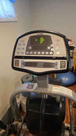 2011 Good Condition Cybex 630a Arc Trainer with LCD Display - Fort Washington, MD