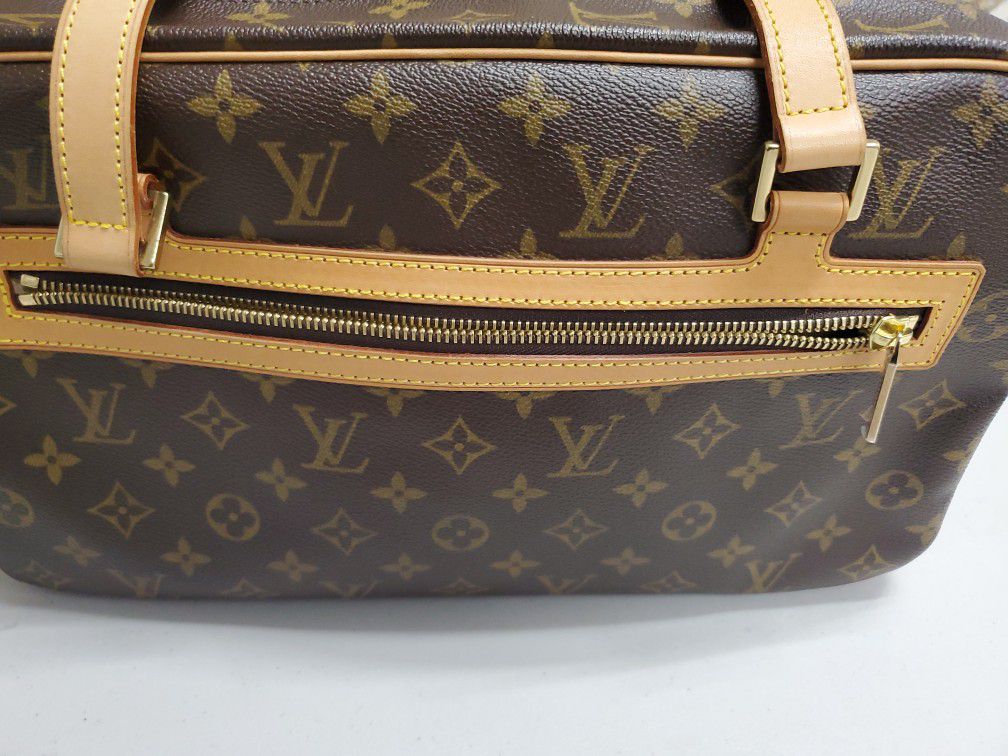 Louis Vuitton Couv Carnet GM for Sale in South San Francisco, CA - OfferUp