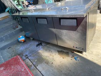 Industrial refrigerator turns on but does not get cold