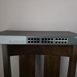 F5D5131-24 network Switch 10/100
