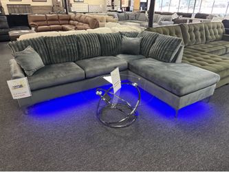 L Shape Sectional. 🚚WE DELIVER🚚