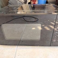 Microwave in good condition.