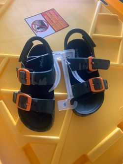 Sandals 9c