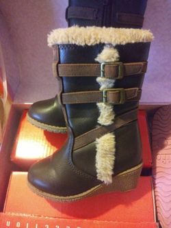 Girls boots..