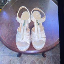 Michael Kors heels 8.5They are women's   size good condition used