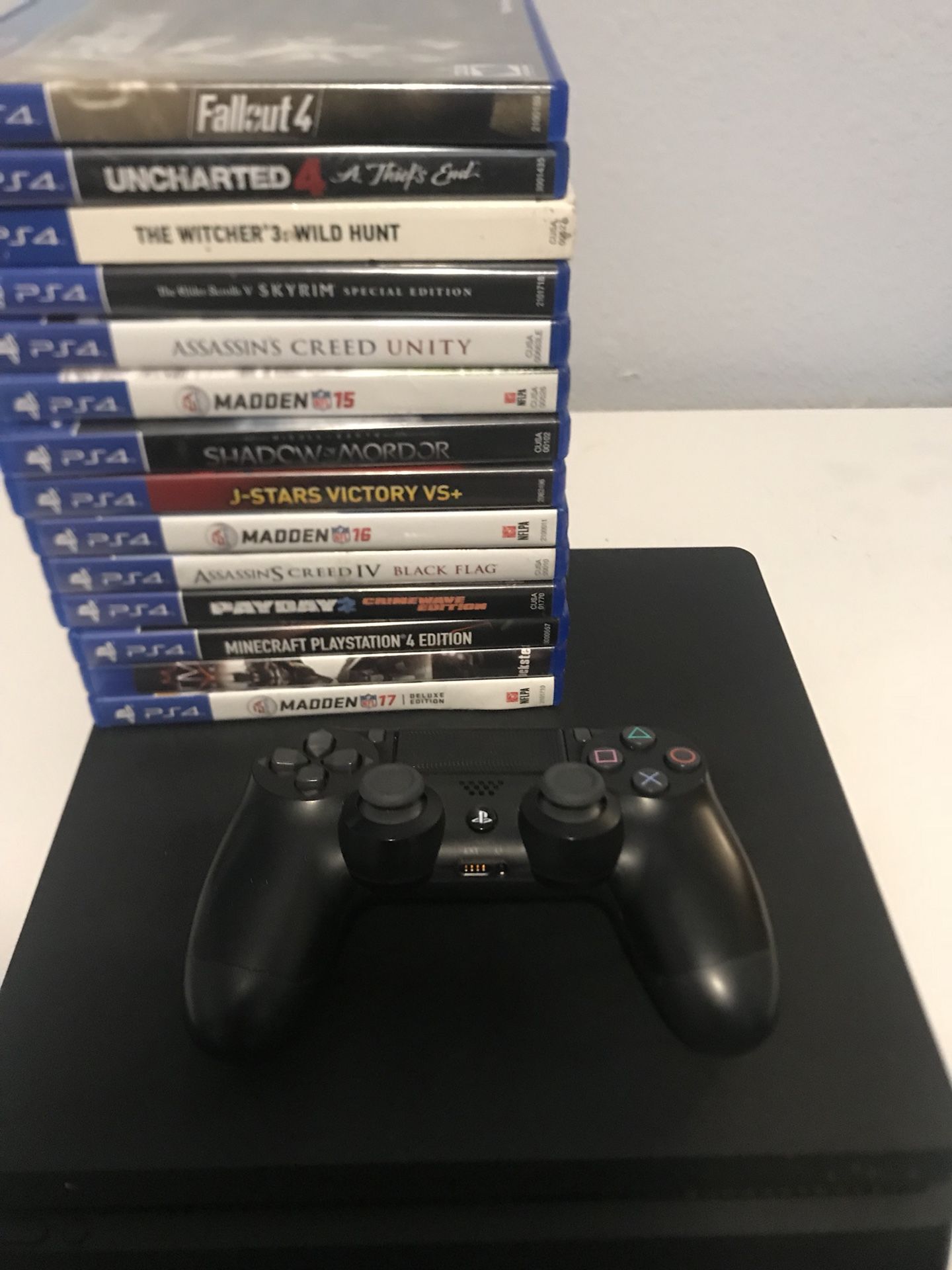 PS4 slim with 14 games