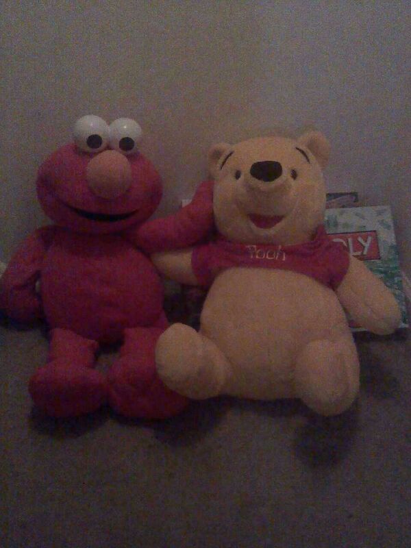 New big stuffed toy and two medium stuffed toy obo