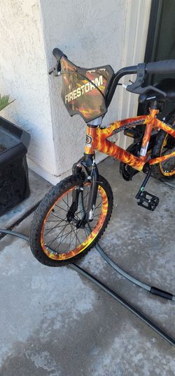 Boys 18" bike rode twice