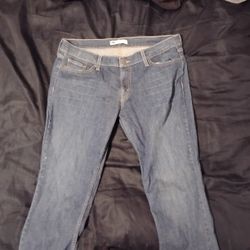 Levi's 524 Too Superlow jeans. 