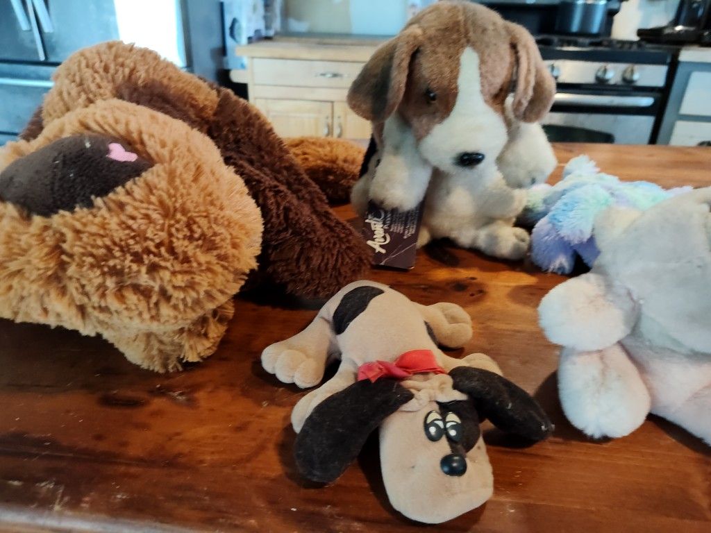 Stuffed Animals Lot's Of 10 $90. BO House Pickup