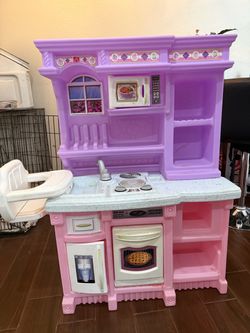 Kids play kitchen