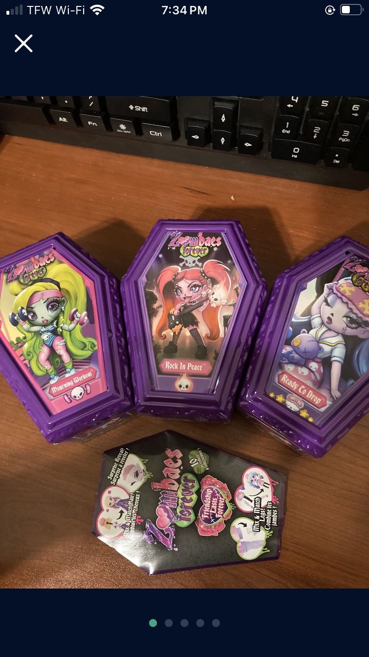 Zombaes Figures 