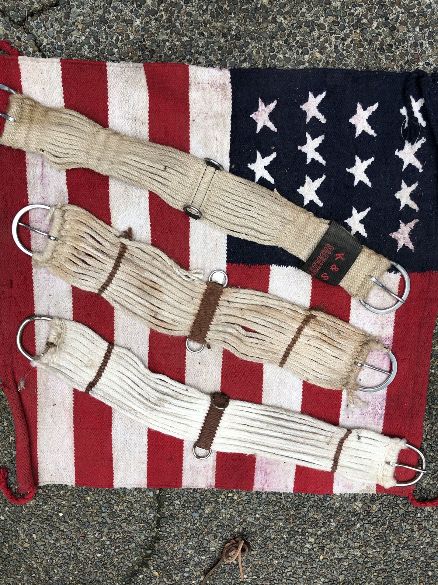Cinches 32 and 34”. 5 dollars each