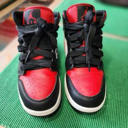 Air Jordan 1 Mid Youth 