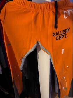 Gallery sweats