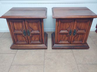 Henredon 2 night stands