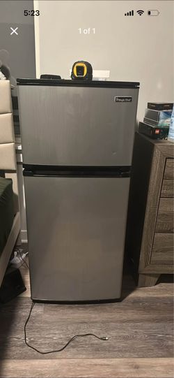 Magic Chef 4ft mini fridge/freezer