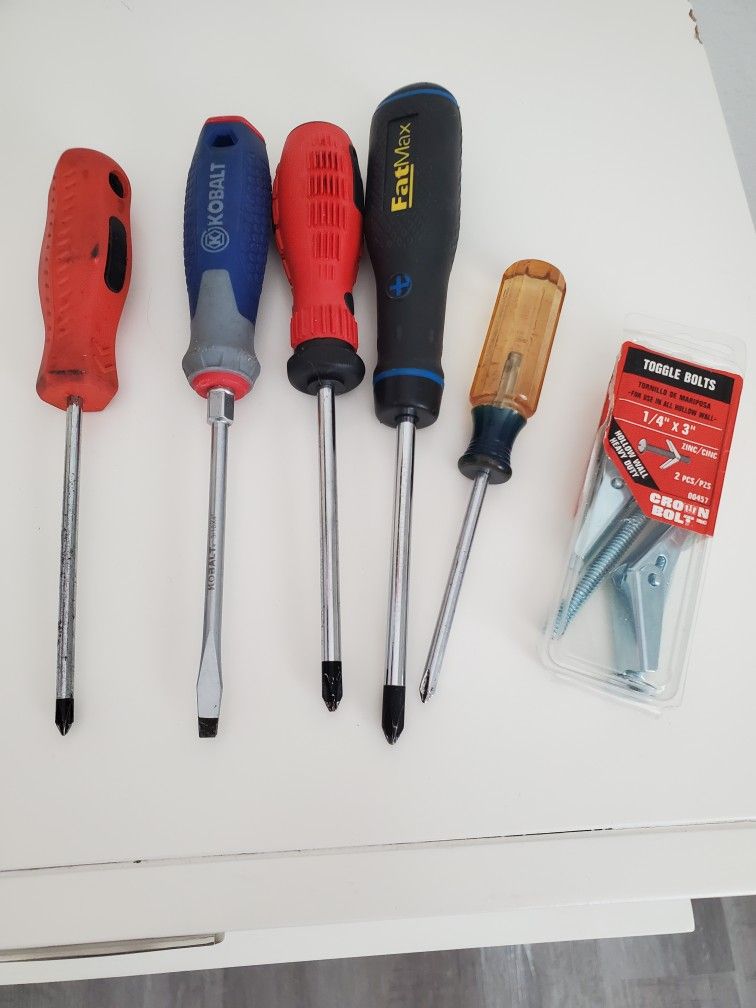 ASSORTED SCREWS DRIVER ALL FOR $8