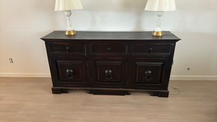 Dresser