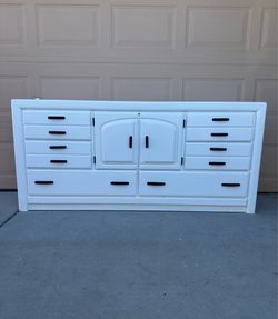 White 8-Drawers