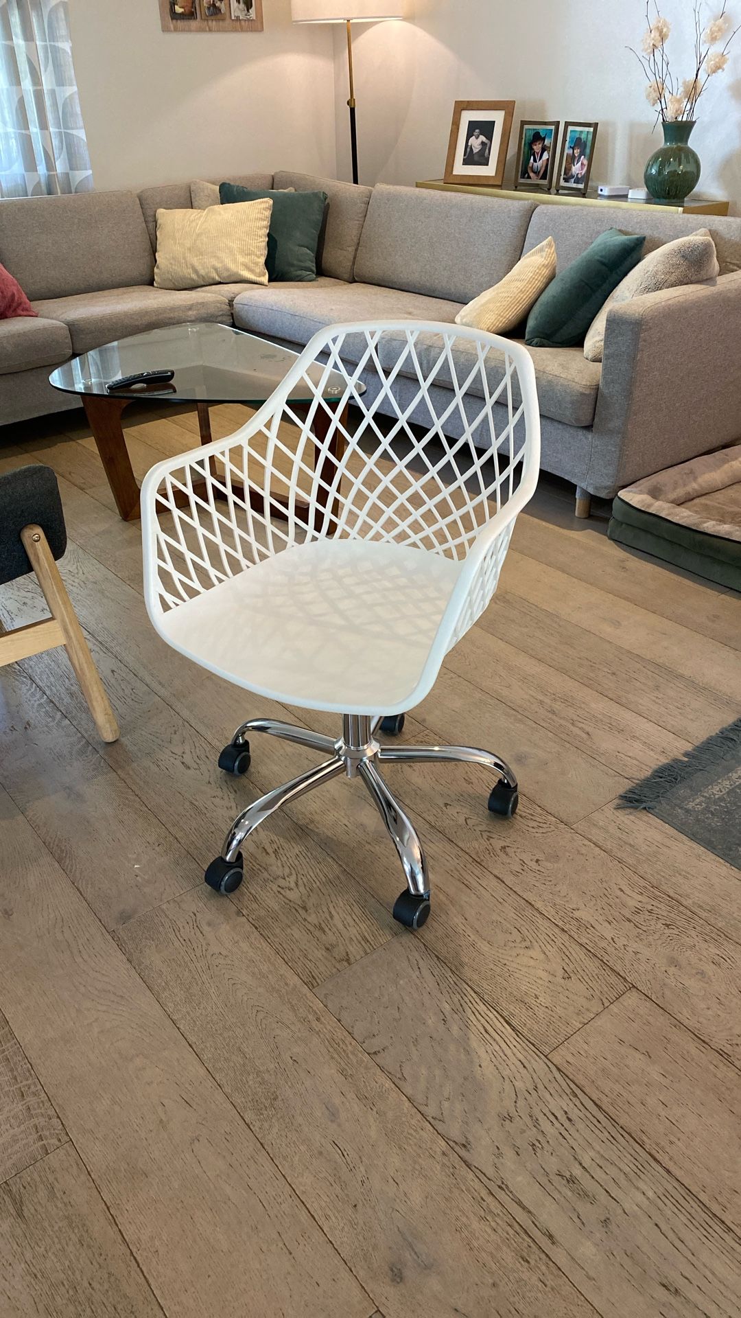 White and Chrome Rolling Desk Chair