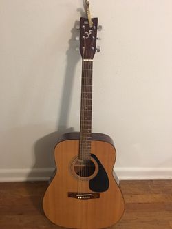 YAMAHA acoustic guitar