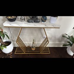 Entry Way Table