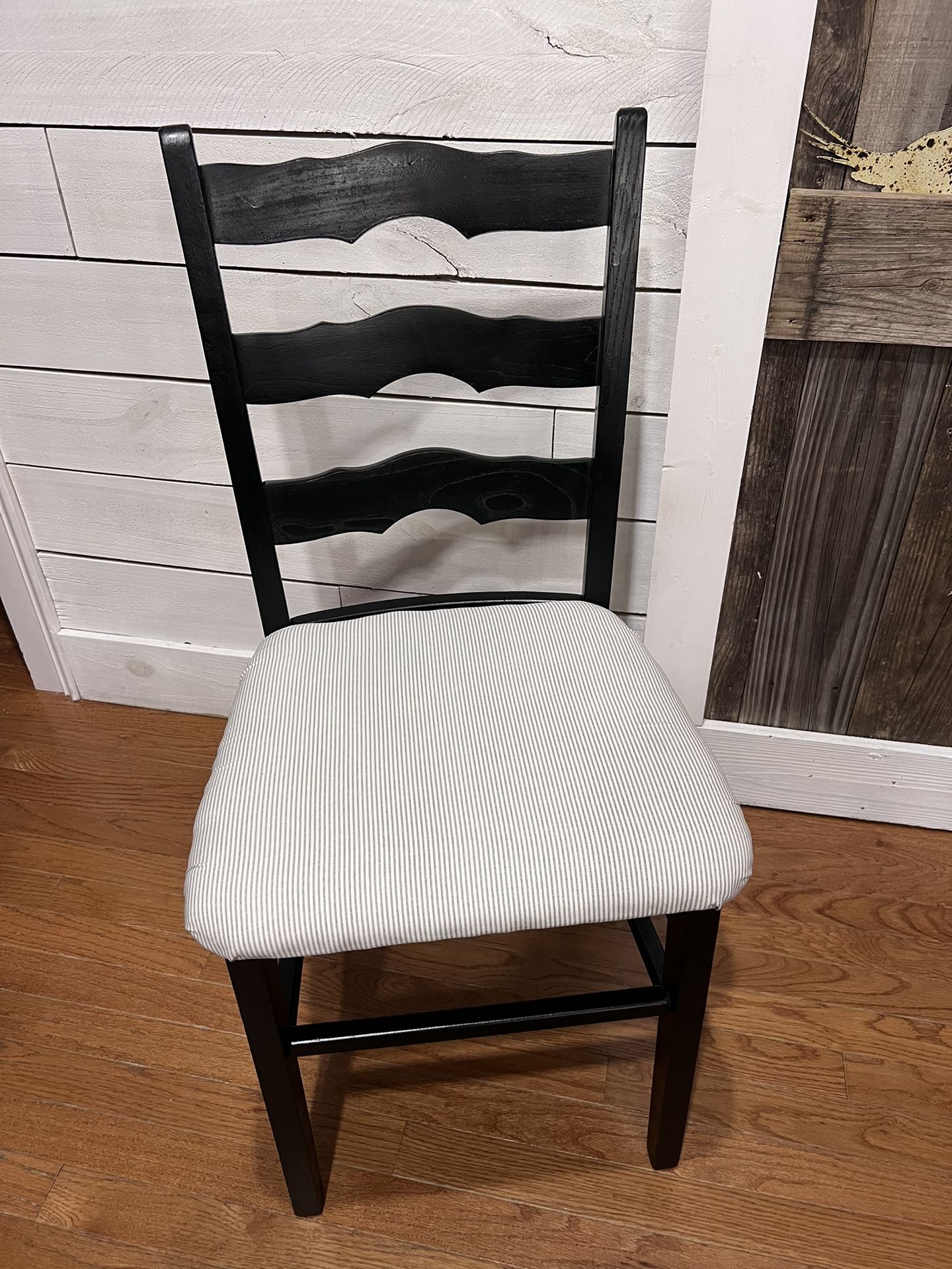 Reconditioned Vintage Ladder Back Accent Desk Chair